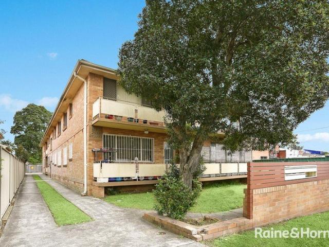 Top Floor Apartment in a Boutique Security Complex