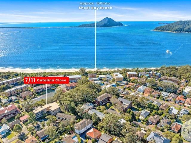 Top Floor Apartment in a Prime Beachside Setting