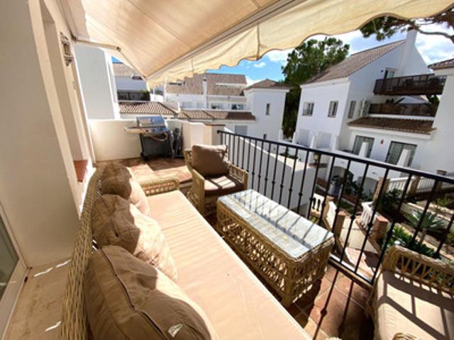Top Floor Apartment in Aloha
