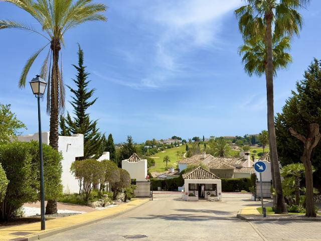 Top Floor Apartment in El Paraiso