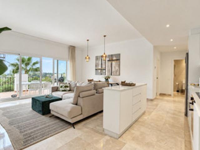 Top Floor Apartment in El Paraiso