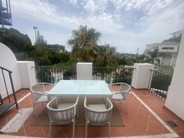 Top Floor Apartment in El Paraiso