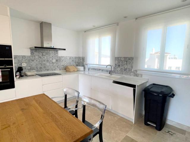 Top Floor Apartment in El Paraiso