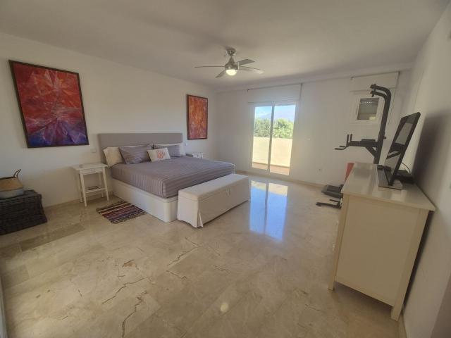 Top Floor Apartment in Guadalmina Alta