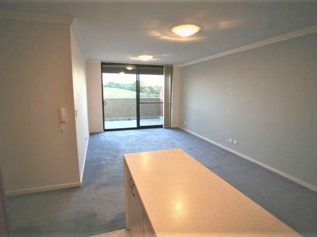 Top floor apartment in Sydney Park Village, with fantastic views of the park