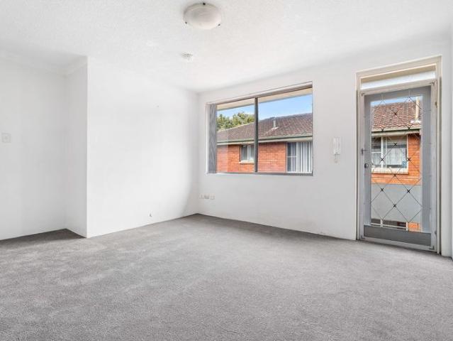 Top floor apartment in the heart of Hurstville