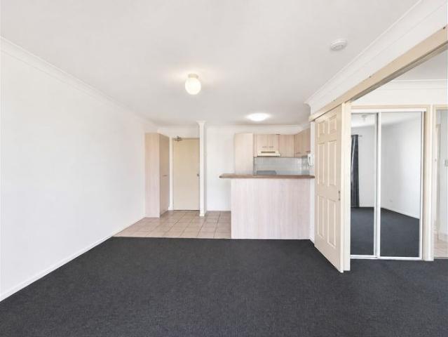 Top Floor Apartment in Waterfront Complex
