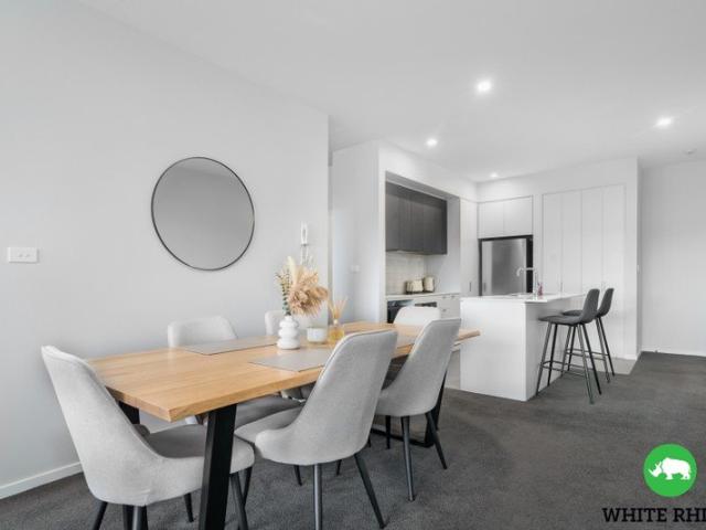 Top Floor Apartment Living!