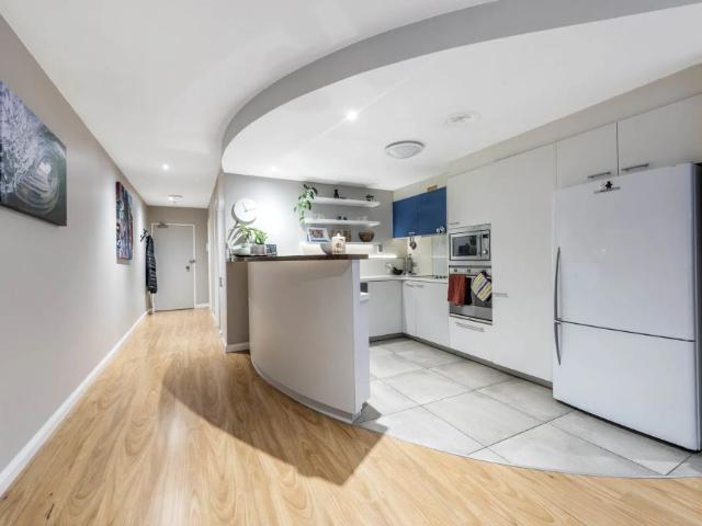 Top Floor Apartment with Amazing Views