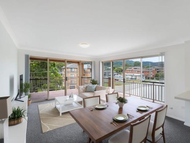 Top floor apartment with escarpment views