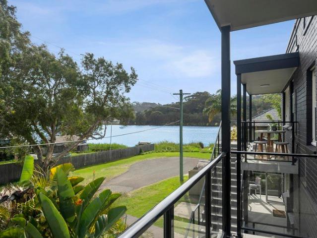 Top Floor Apartment With Lake Views