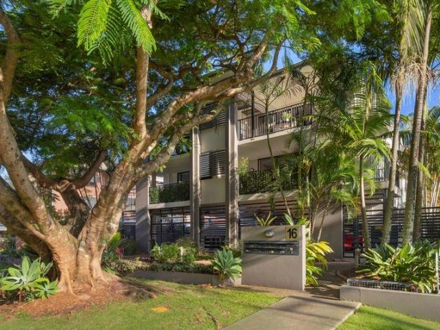 Top floor apartment with leafy outlook and large balcony
