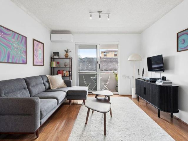 Top Floor Apartment with North Facing Aspect