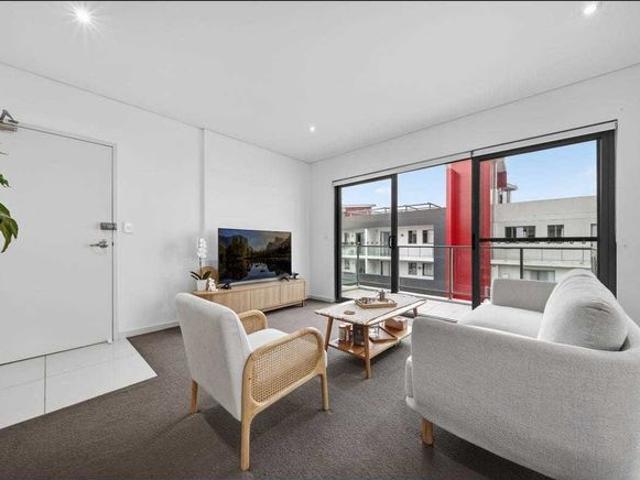 Top Floor Apartment with Northeast Views