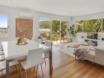 Top Floor Apartment with stunning Water views