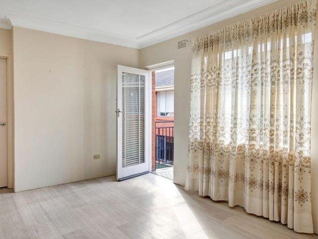 Top Floor Apartment with Private Entry
