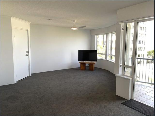Top Floor Apartment with Private Rooftop Terrace!