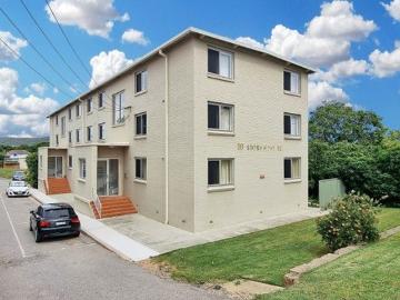 Top Floor Apartment with Views & Investment Upside Queanbeyan 2 Bedroom Unit