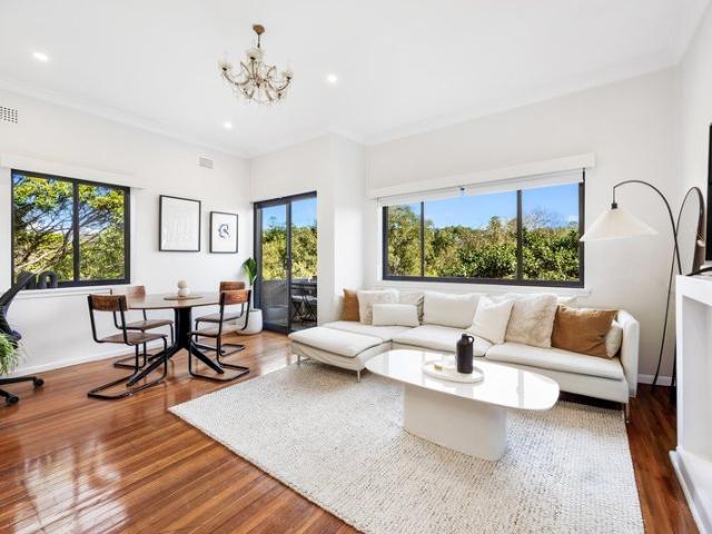 Top Floor Art Deco Apartment in Prized Rose Bay Setting