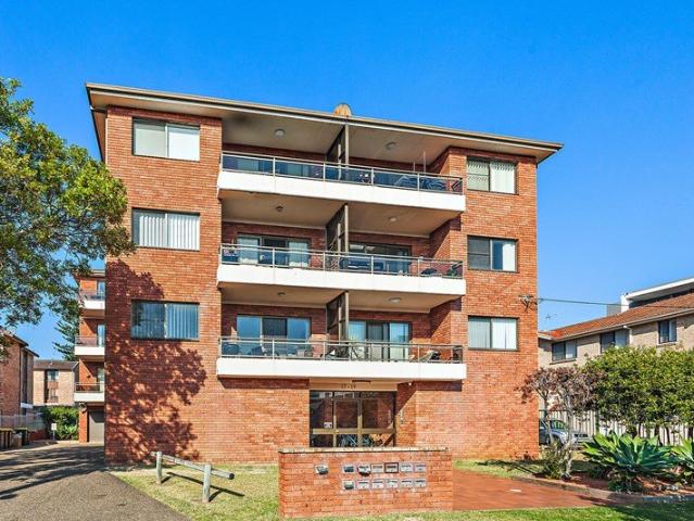 Top Floor Beachside Apartment