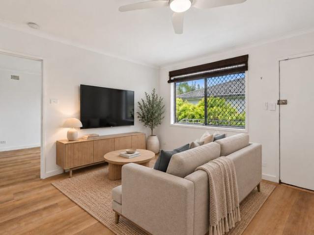 Top Floor Beachside Retreat in Boutique Block