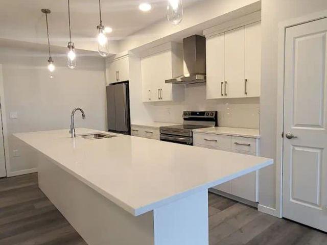 Top Floor Downtown view 2 Bedroom / 2 Bath Condo in Harvest Hills — 2 Bedrooms Condo Unit
