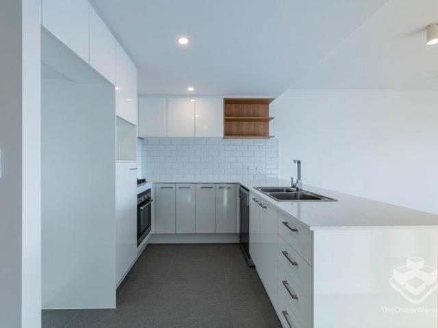 Top Floor East Facing Panoramic Views