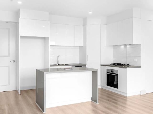 Top Floor Elegance | 3 Bedrooms, 2 Bathrooms, City Views
