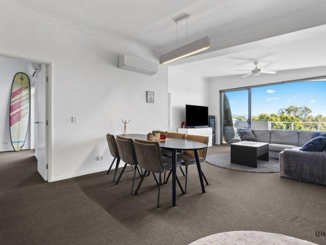 Top Floor Furnished Apartment with Stunning Views & Resort Style Living