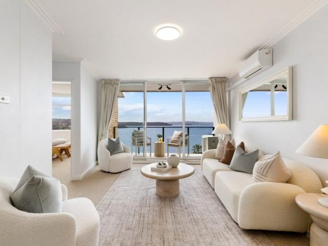 Top floor harbour sanctuary with extraordinary views