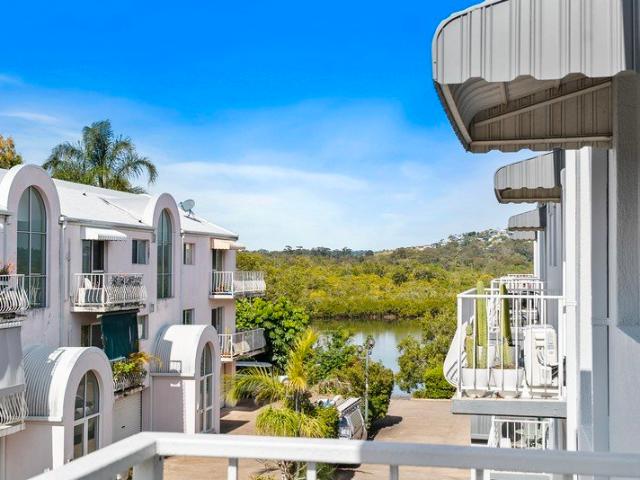 Top Floor Opportunity in an Unbeatable Location