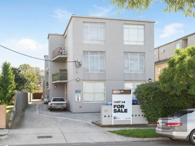 Top Floor Opportunity in West Footscray