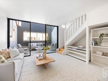 Top floor apartment with low body corporates, directly across from New Farm Park