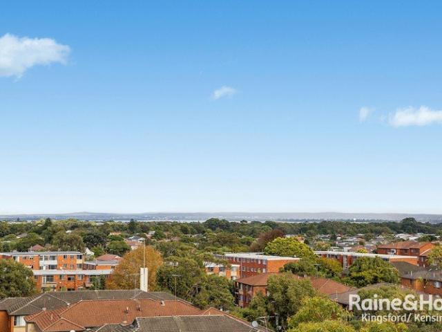 Top Floor, Level 7 Apartment with Panoramic Botany Bay Views in Prime Eastlakes Location