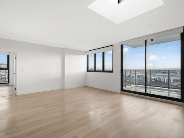 Top Floor Living Awaits – Brand New Oversized 1 Bedroom Apartment