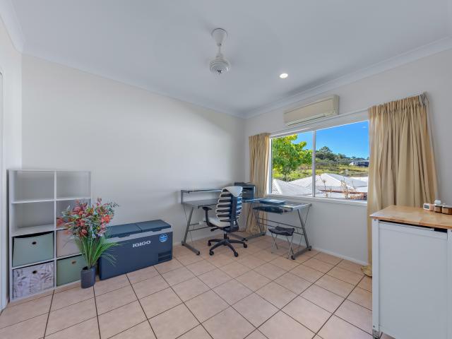Top Floor Living Filled with Space, Light & Tropical Breezes at Sailz Whitsunday