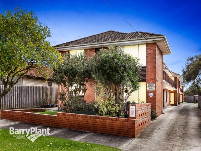 Top floor living in Mentone
