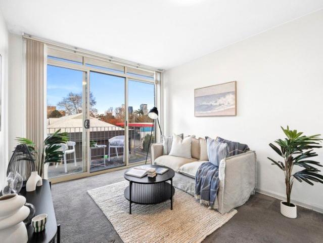 Top Floor Living in the Heart of Neutral Bay