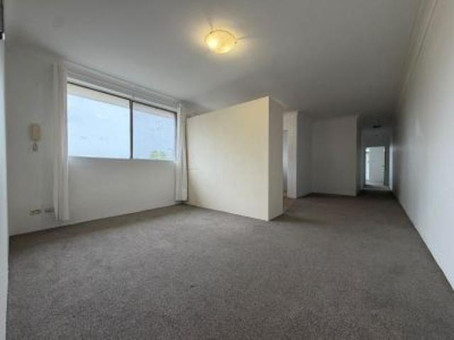 Top Floor Living Walk To Merrylands Shops
