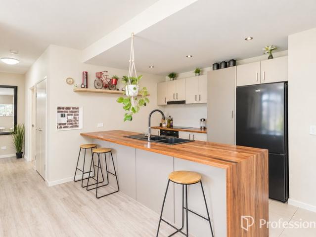 Top Floor Living with a Desirable North Facing Aspect