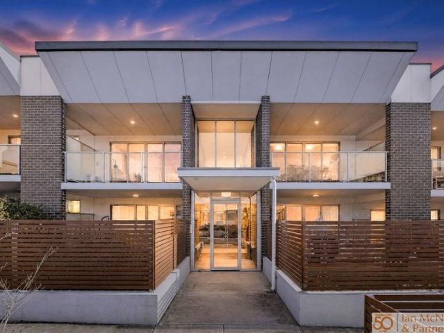 Top Floor Living with a Sunny North Facing Aspect