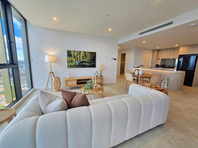 Top Floor Living with Skyline & River Views Harris Park 2 Bed | 1 Bath | Sleeps 4 | 86m²