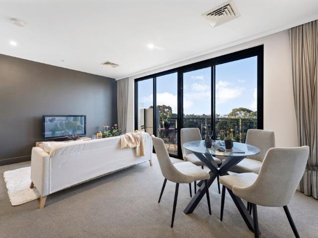 Top Floor Living with Spectacular Views