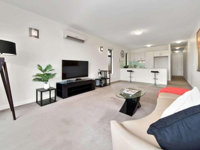Top floor living with stunning city views
