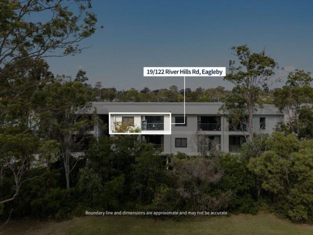 TOP FLOOR LIVING WITH PARK VIEWS IN BELLA MONTE