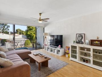 Top Floor Living with Private Entry & North Facing Courtyard!