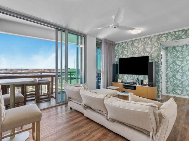 Top Floor Living with Uninterrupted Northern Views