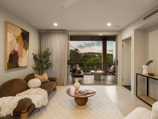 Top Floor Living with Views