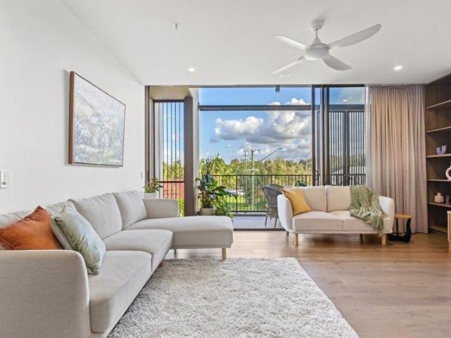 Top Floor Luxury Apartment in Byron Bay's Prestigious 'Jonson Lane'