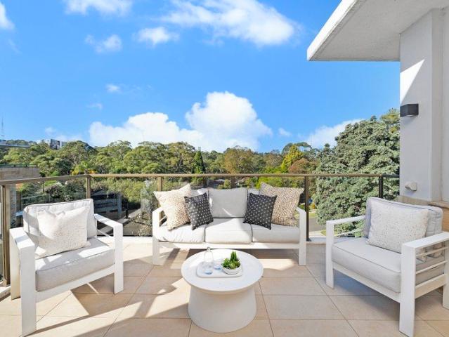 Top floor luxury in 'Magnolia' a rare first offering within close proximity of Lane Cove village